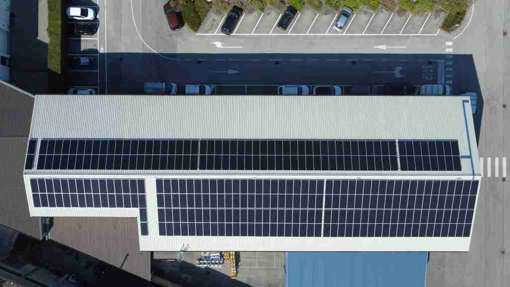 Impianto fotovoltaico da 54.53 kWp installato sul tetto di Riello Industries a Verona da Eureka Italia