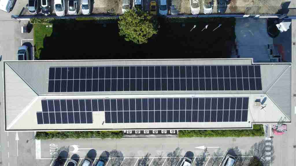 Impianto fotovoltaico da 54.53 kWp installato sul tetto di Riello Industries a Verona da Eureka Italia