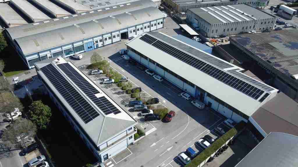 Impianto fotovoltaico da 54.53 kWp installato sul tetto di Riello Industries a Verona da Eureka Italia