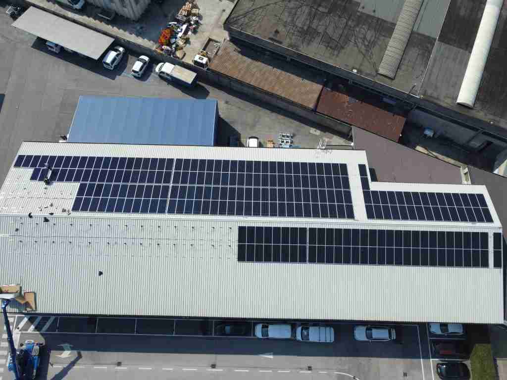 Impianto fotovoltaico da 54.53 kWp installato sul tetto di Riello Industries a Verona da Eureka Italia